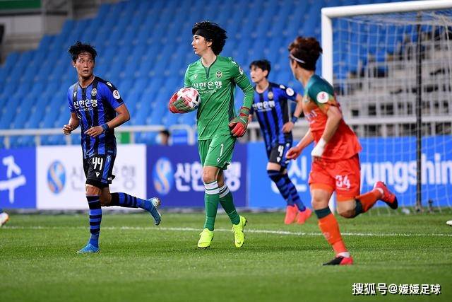组图：世界杯-法国队备战3/4名决赛 姆巴佩略显轻松